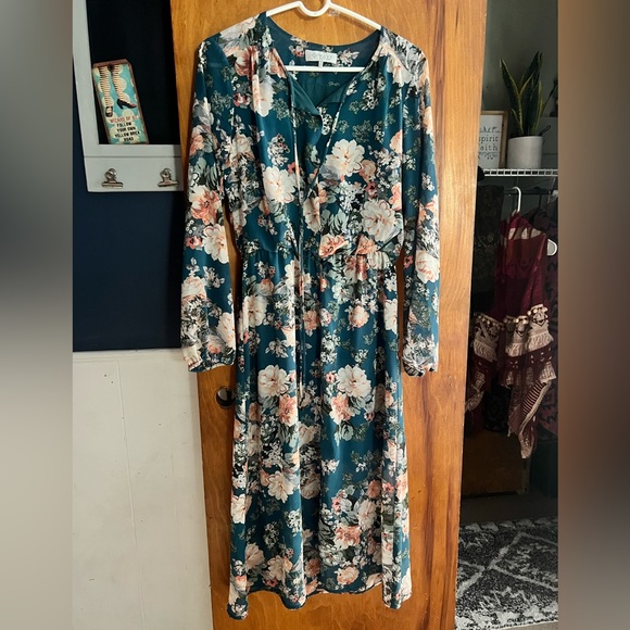 WAYF Floral Midi Dress - Picture 3 of 6